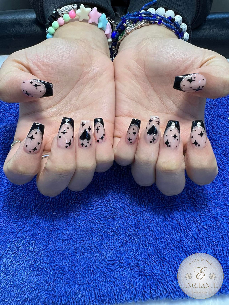 ENCHANTÉ NAILS & BAR